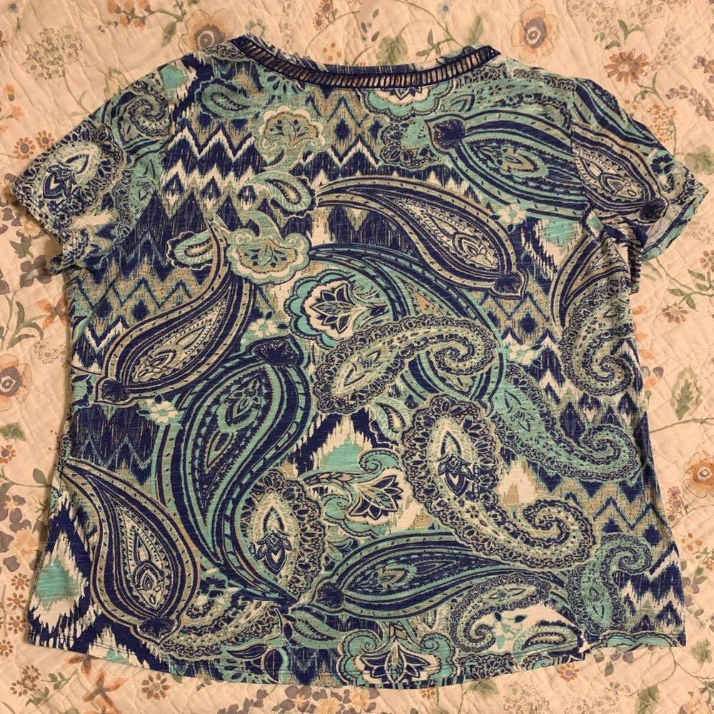 Casual dress shirt.